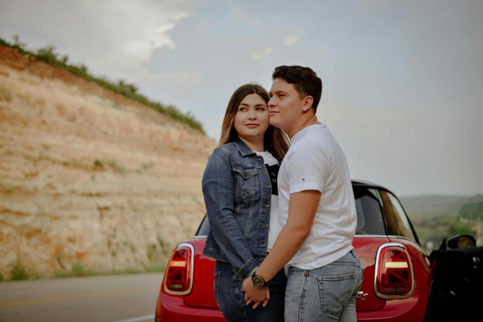 Session de méditation en famille dans un environnement apaisant